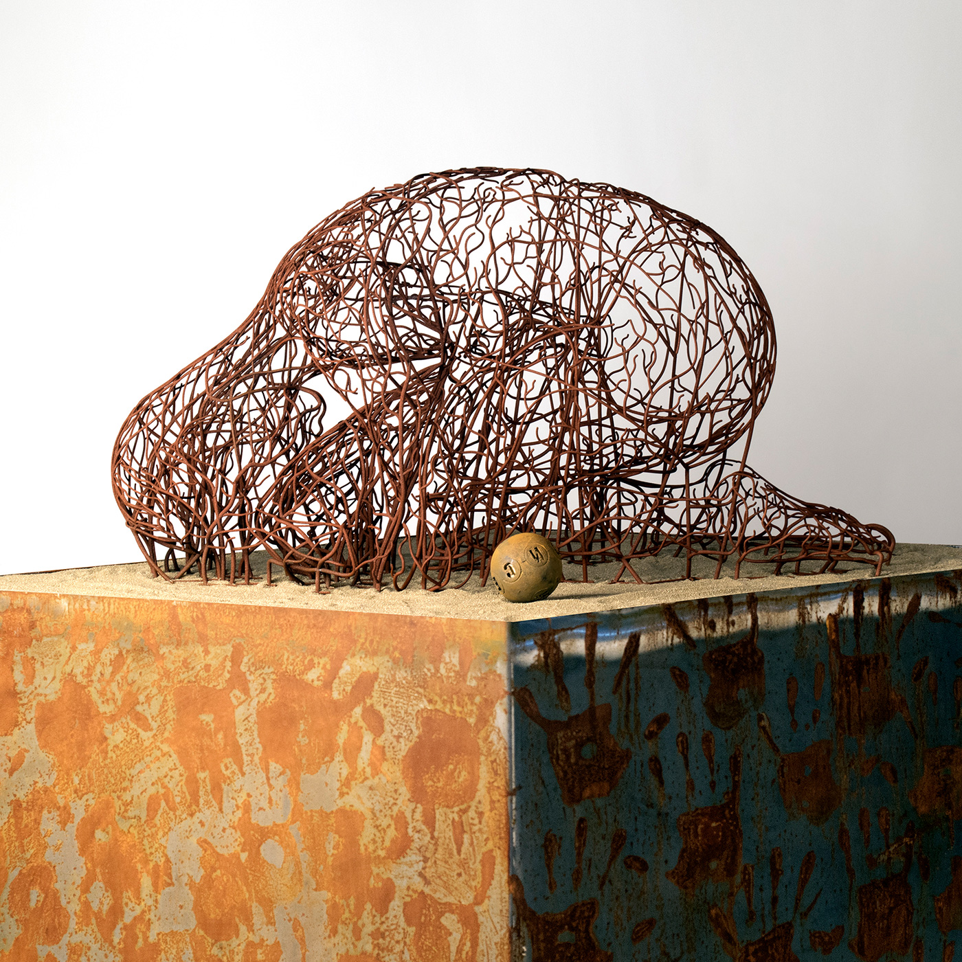 Bonzanos A.G., Once Human, Duraform SLS wire sculpture, made with 3D printer, 167x50x40 cm, 2018.